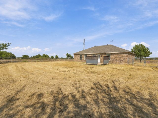 1711 Chenoweth Street, Decatur, TX 76234