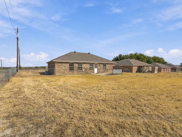 1711 Chenoweth Street, Decatur, TX 76234