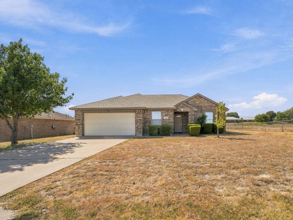 1711 Chenoweth Street, Decatur, TX 76234 — photo 2