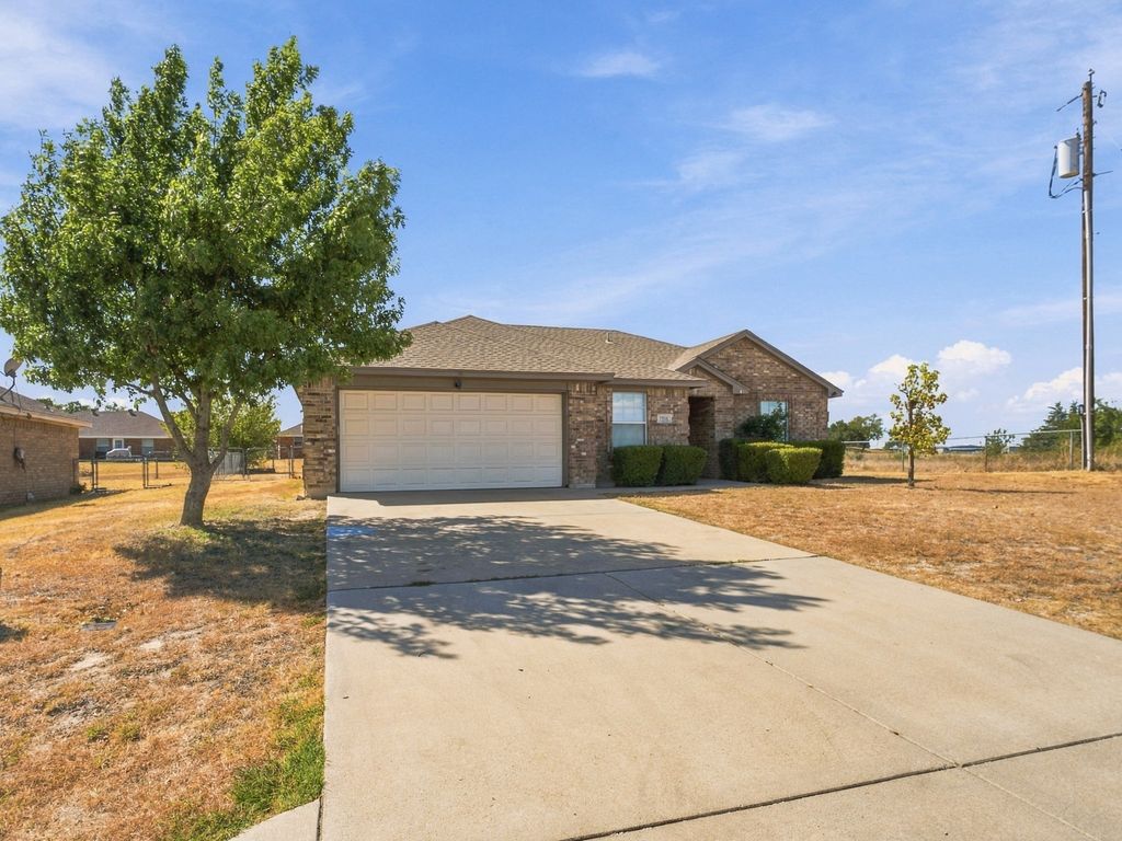 1711 Chenoweth Street, Decatur, TX 76234 — photo 3