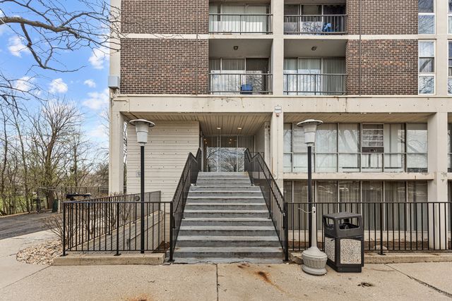 1043 S YORK Road 209, Bensenville, IL 60106