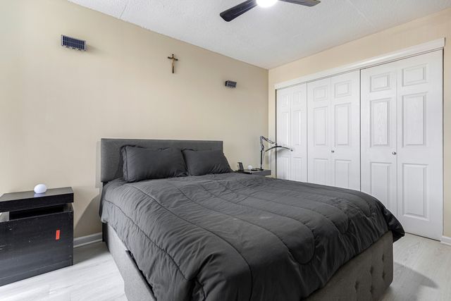 1043 S YORK Road 209, Bensenville, IL 60106