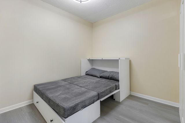1043 S YORK Road 209, Bensenville, IL 60106