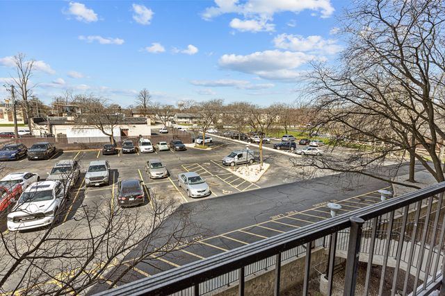 1043 S YORK Road 209, Bensenville, IL 60106