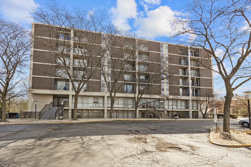 1043 S YORK Road 209, Bensenville, IL 60106