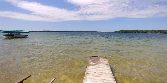 639 N South Long Lake Road, Long Lake Twp, MI 49685