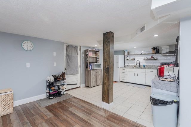 33 PORT REPUBLIC RD, Harrisonburg, VA 22801