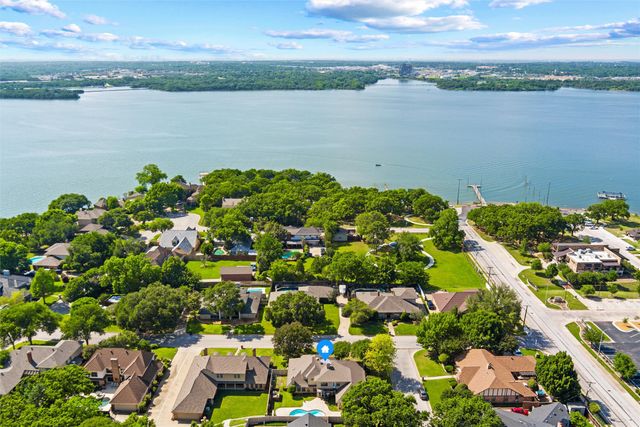 6004 Lakehurst Drive, Arlington, TX 76016