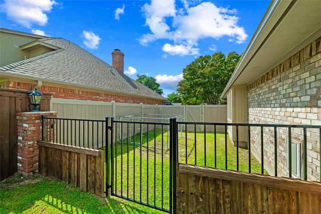 6004 Lakehurst Drive, Arlington, TX 76016
