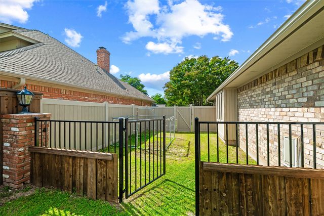 6004 Lakehurst Drive, Arlington, TX 76016