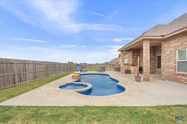 502 Oak Drive, Troy, TX 76579