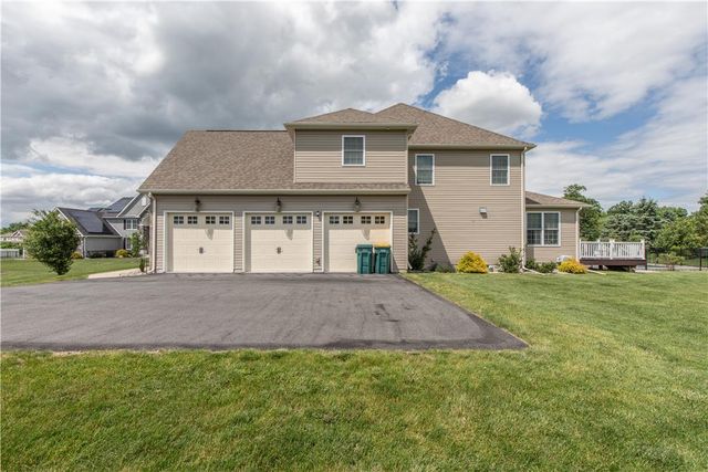 403 Corey Court, Upper Nazareth Twp, PA 18064