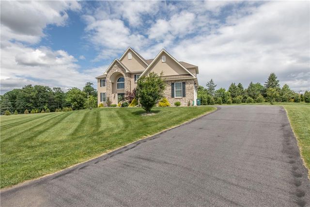 403 Corey Court, Upper Nazareth Twp, PA 18064
