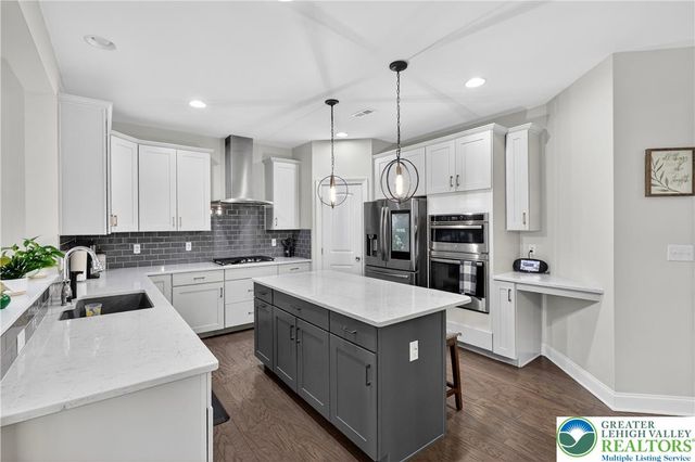 403 Corey Court, Upper Nazareth Twp, PA 18064