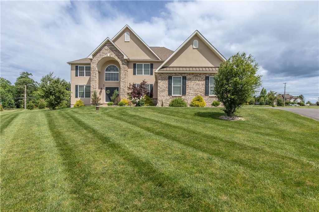 403 Corey Court, Upper Nazareth Twp, PA 18064
