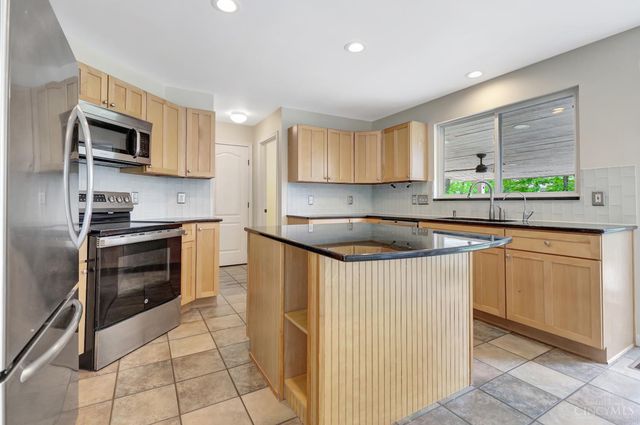 415 Forest Edge Drive, South Lebanon, OH 45065