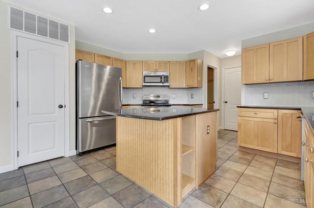 415 Forest Edge Drive, South Lebanon, OH 45065