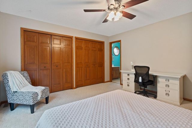 7020 Beacon Circle, Eden Prairie, MN 55346
