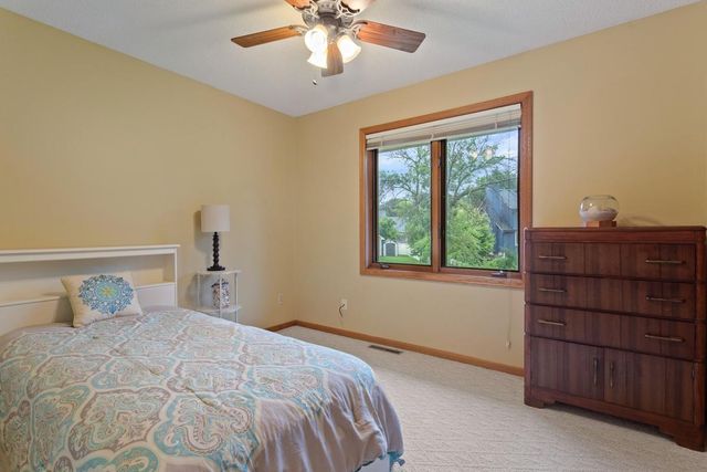 7020 Beacon Circle, Eden Prairie, MN 55346