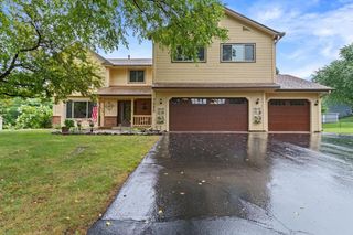 7020 Beacon Circle, Eden Prairie, MN 55346