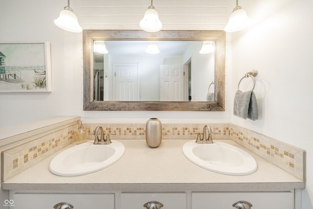 1800 E 650 N, Alexandria, IN 46001