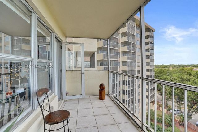 10777 W Sample Rd 718, Coral Springs, FL 33065
