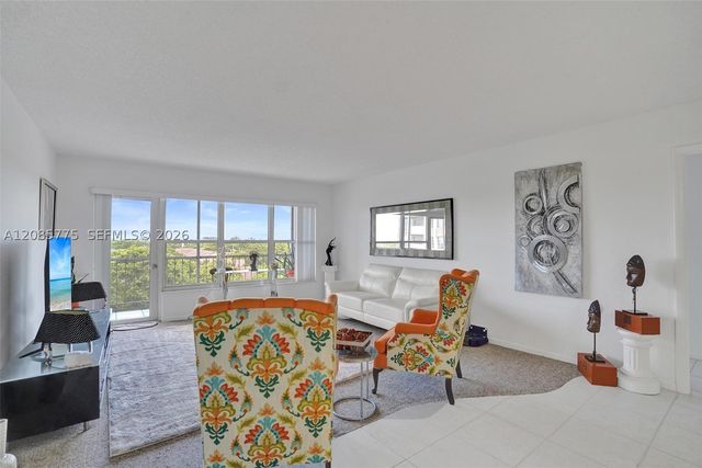 10777 W Sample Rd 718, Coral Springs, FL 33065