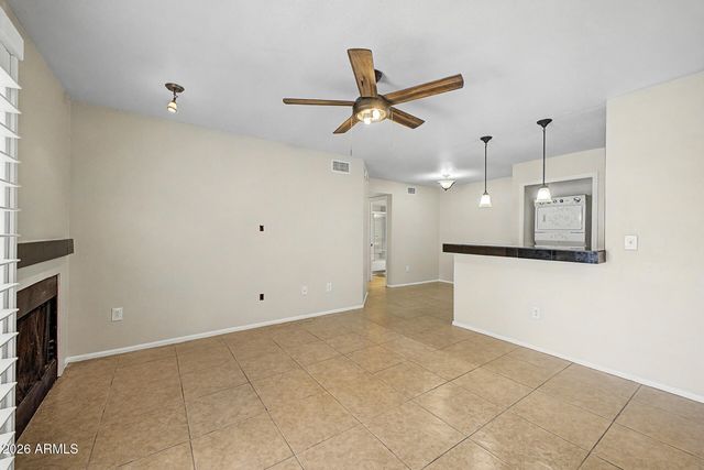 533 W GUADALUPE Road 1046, Mesa, AZ 85210
