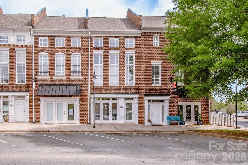 21329 Catawba Avenue, Cornelius, NC 28031