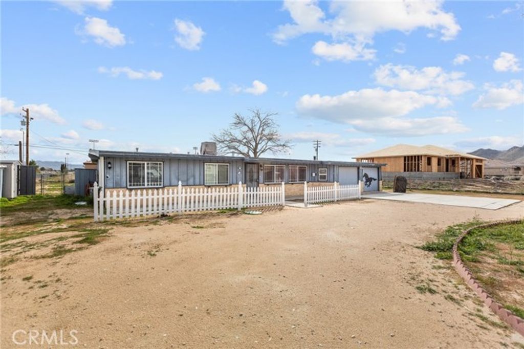 21103 Wigwam Street, Apple Valley, CA 92307