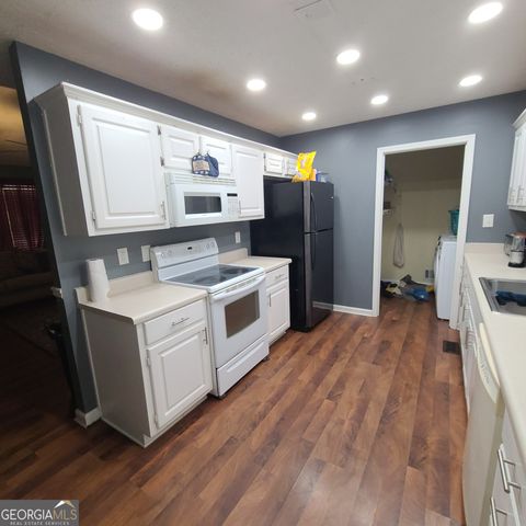 403 Victoria Place, Locust Grove, GA 30248