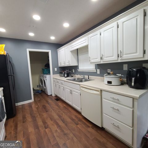 403 Victoria Place, Locust Grove, GA 30248
