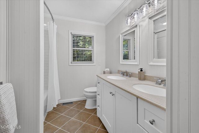 2344 Wimbledon Park Boulevard, Toledo, OH 43617