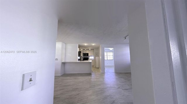 8630 SW 3rd St 101, Pembroke Pines, FL 33025