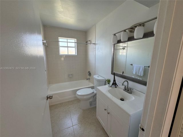 8630 SW 3rd St 101, Pembroke Pines, FL 33025