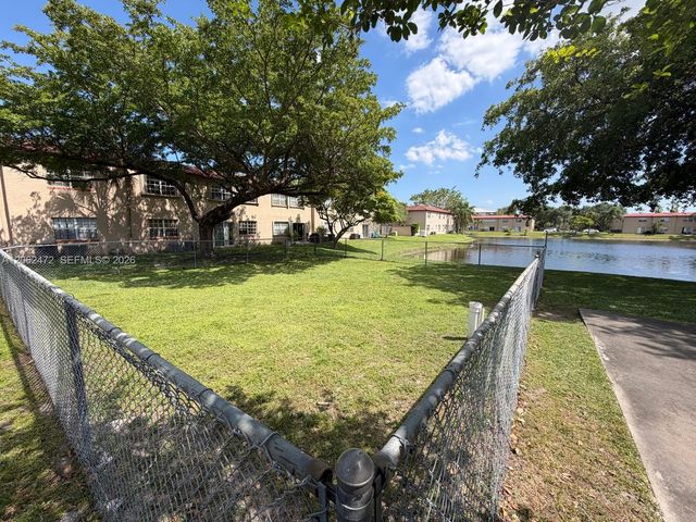 8630 SW 3rd St 101, Pembroke Pines, FL 33025