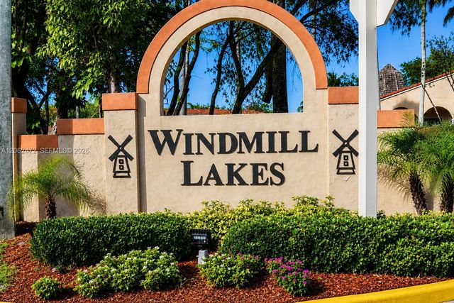 8630 SW 3rd St 101, Pembroke Pines, FL 33025
