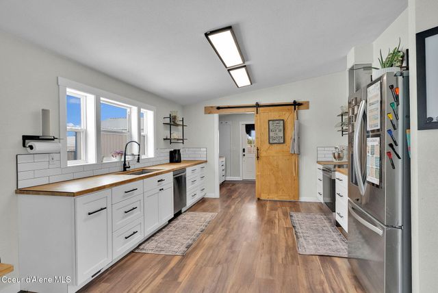 1107 E Yellow Pine AVE, Athol, ID 83801