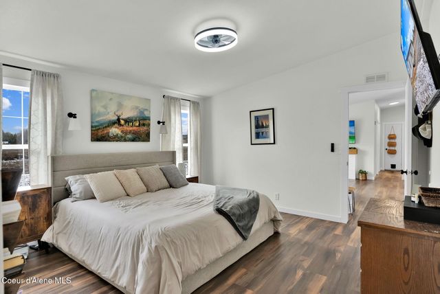 1107 E Yellow Pine AVE, Athol, ID 83801