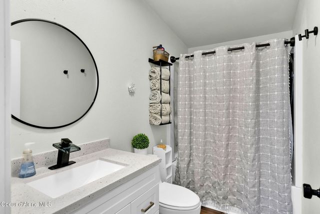 1107 E Yellow Pine AVE, Athol, ID 83801