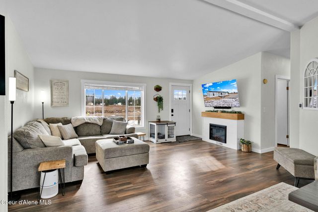 1107 E Yellow Pine AVE, Athol, ID 83801