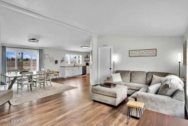 1107 E Yellow Pine AVE, Athol, ID 83801