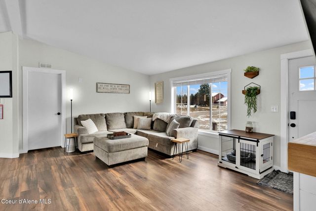 1107 E Yellow Pine AVE, Athol, ID 83801