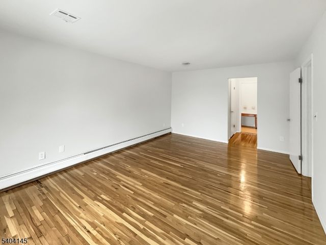 16 Knob Hill Rd, Washington Twp., NJ 07840