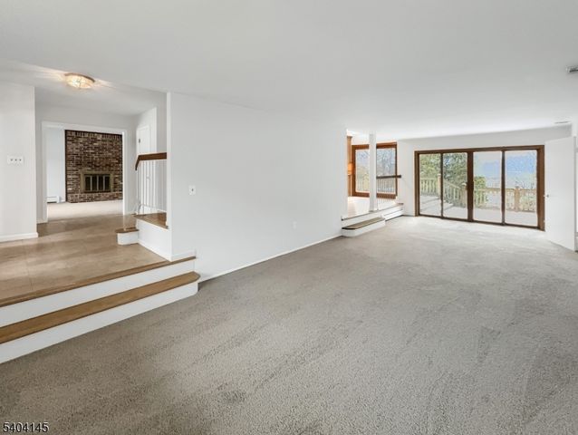 16 Knob Hill Rd, Washington Twp., NJ 07840