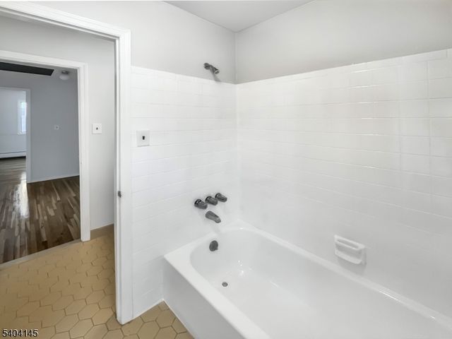 16 Knob Hill Rd, Washington Twp., NJ 07840