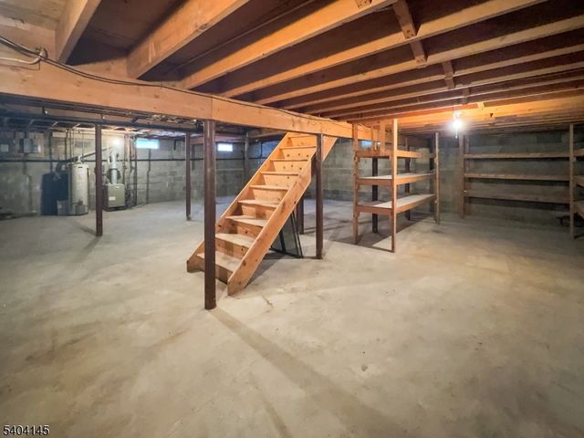 16 Knob Hill Rd, Washington Twp., NJ 07840