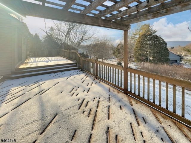 16 Knob Hill Rd, Washington Twp., NJ 07840