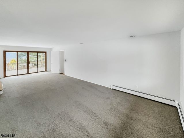 16 Knob Hill Rd, Washington Twp., NJ 07840