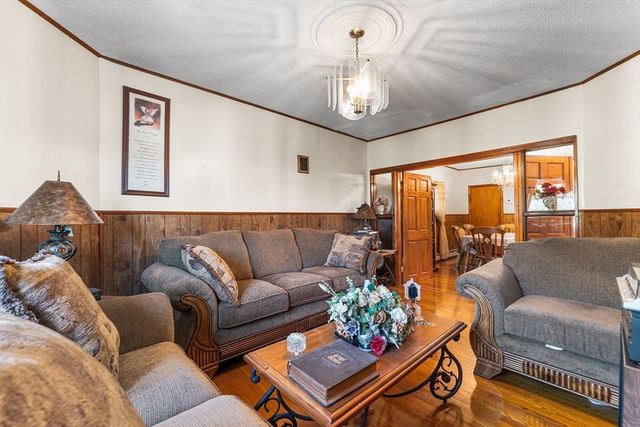 32 Rush St, Somerville, MA 02145